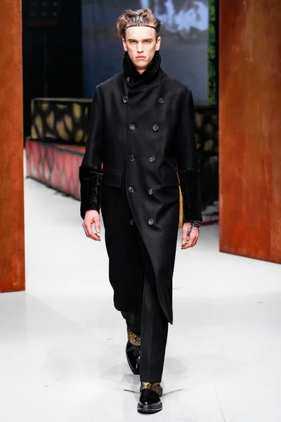 Look 1